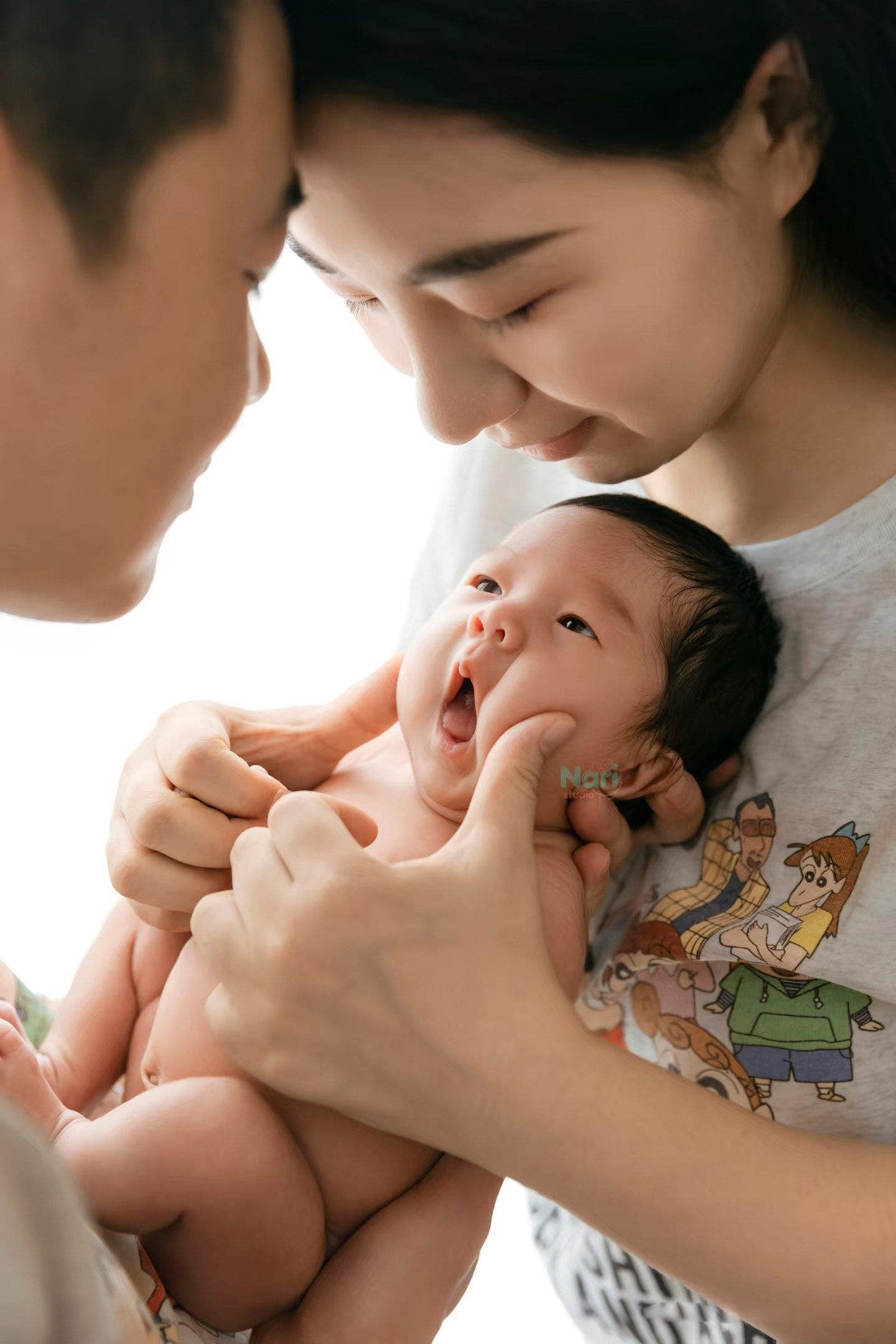 Bé toe miệng cười